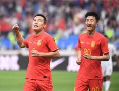 2:1！武汉三镇队球员两送助攻，国足赢得2026世界杯预选赛开门红